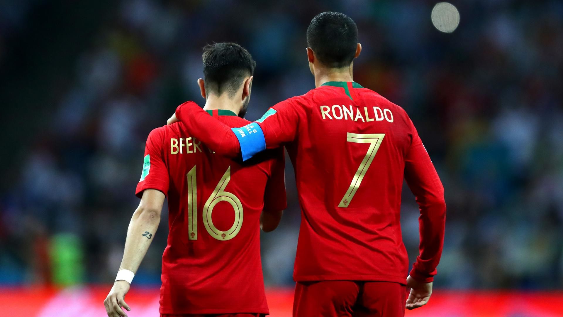 Portugal's midfielder Fernandes: When Cristiano is on the field and we lose, everyone talks about it