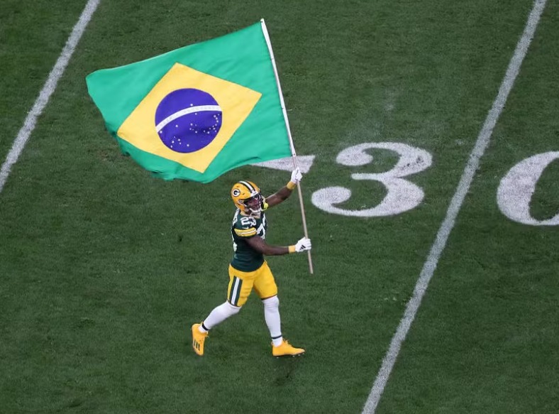 O primeiro jogo da NFL no Brasil