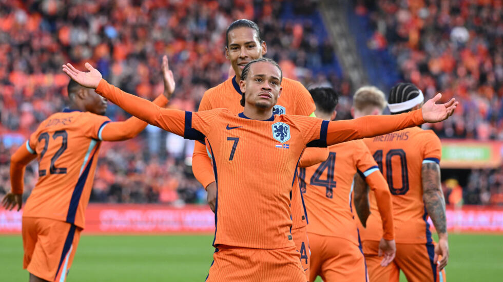 Holanda derrota a Turquia e se classifica para as semifinais da Eurocopa