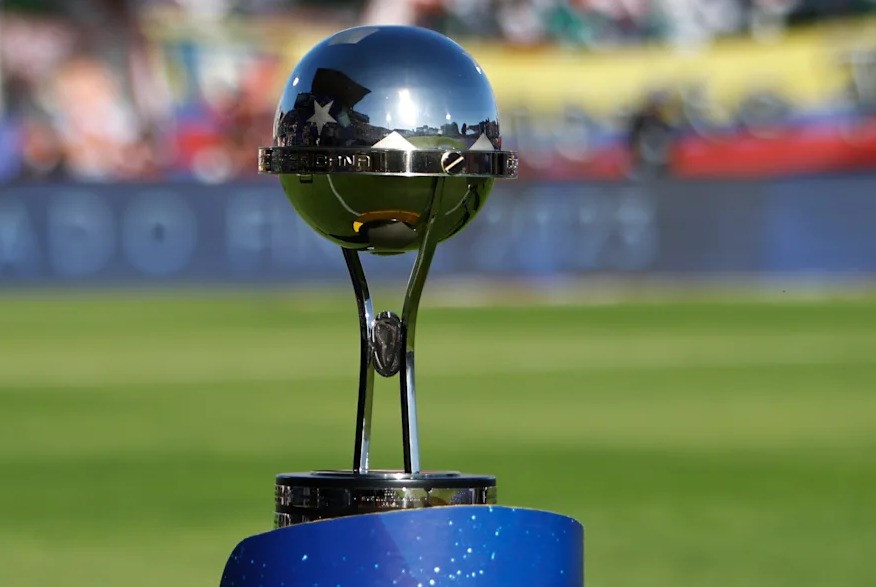 O troféu da Copa Sul-Americana