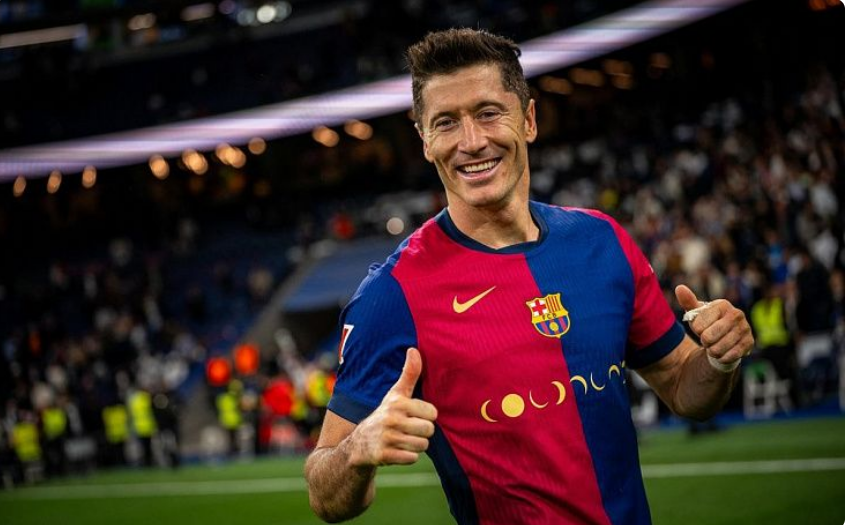 Barcelona busca jovens atacantes para substituir Lewandowski