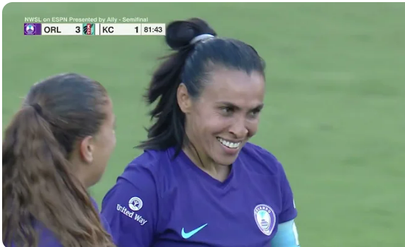 Com golaço de Marta, Orlando Pride vence Kansas City e garante vaga na final da Liga dos EUA