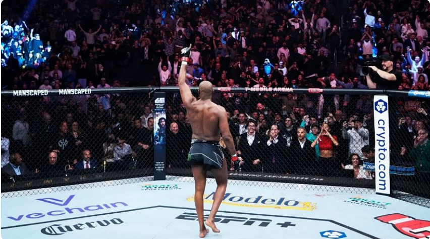 Campeão do UFC Jones recebe bônus de 50.000 mil dólaes pela vitória sobre Miocic