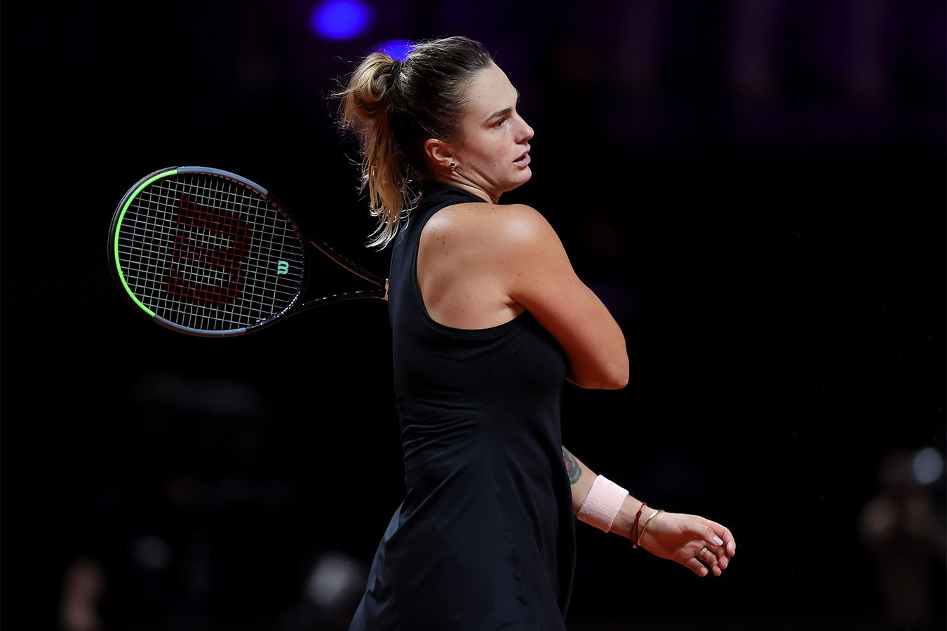 Aryna Sabalenka deixa Wimbledon devido a lesão