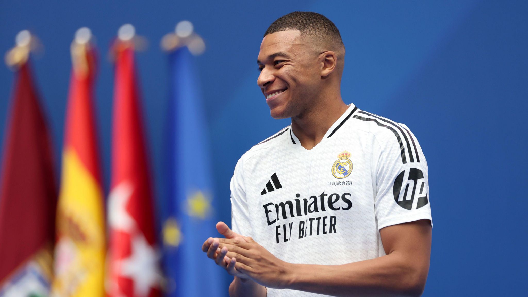 Mãe de Mbappe disse que o jogador pretende processar o PSG por causa de dívidas salariais