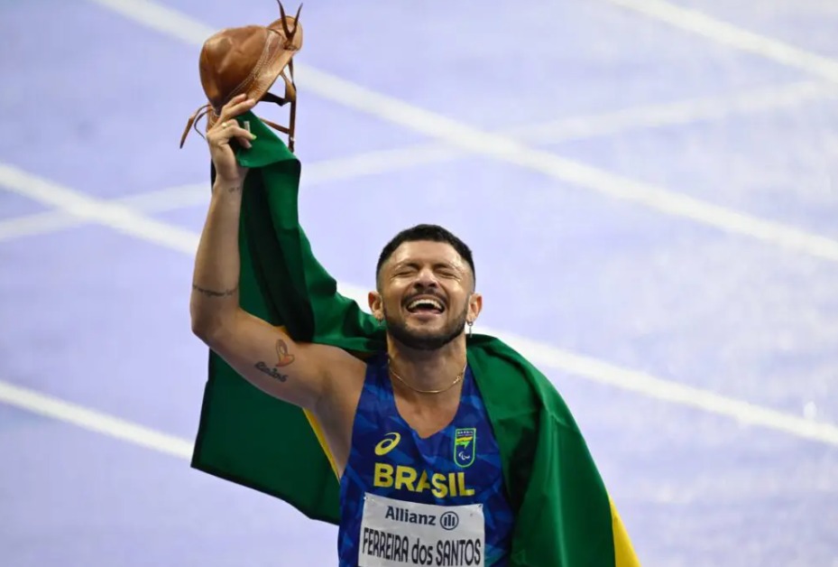 Petrúcio Ferreira, do atletismo, garantiu seu tricampeonato paralímpico