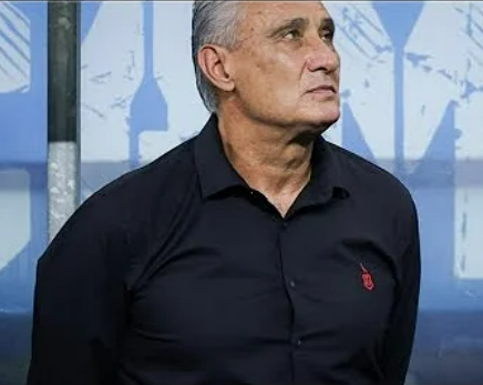 Torcida do Flamengo protesta e pede a demissão do técnico Tite