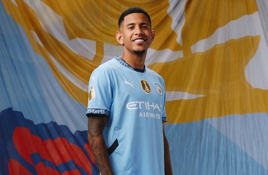 O brasileiro Savinho, do Manchester City