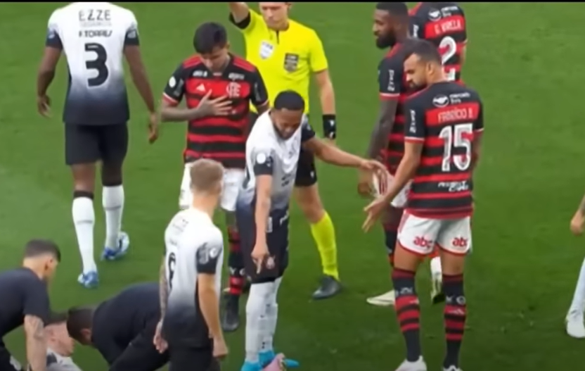 Corinthians vence Flamengo mas permanece na zona de rebaixamento