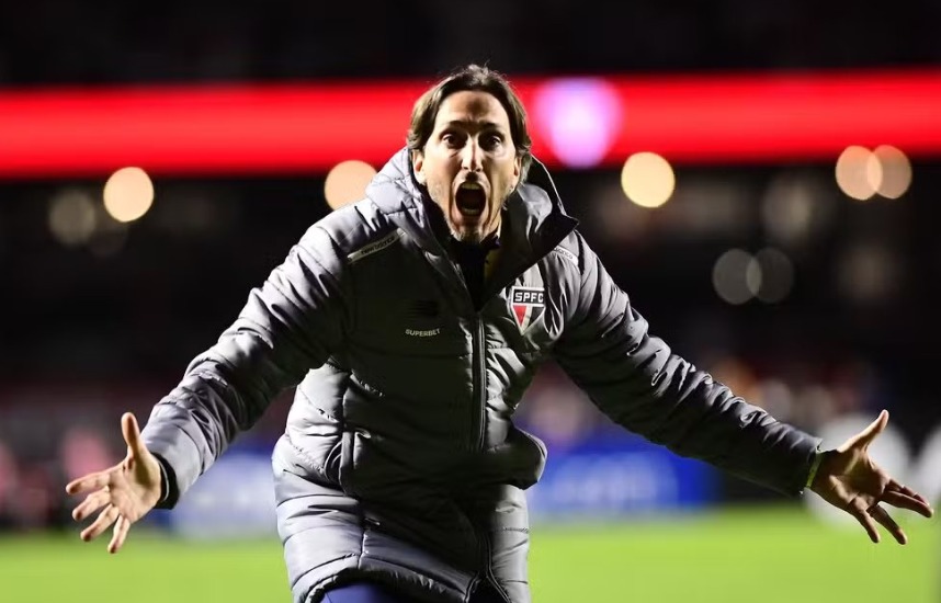 O técnico do São Paulo, Luis Zubeldia