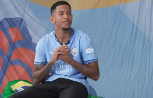 Savinho é oficialmente apresentado como jogador do Manchester City