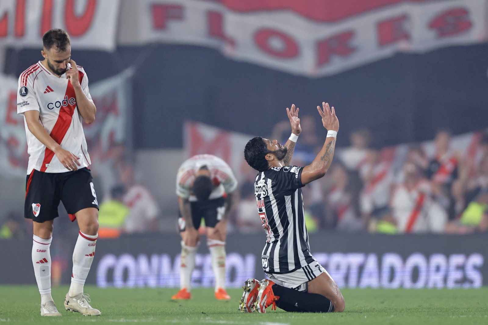 Hulk celebra classificação do Atlético à final da Libertadores