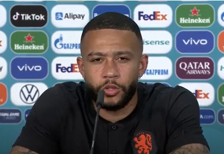 Técnico da Holanda opina sobre Depay no Corinthians