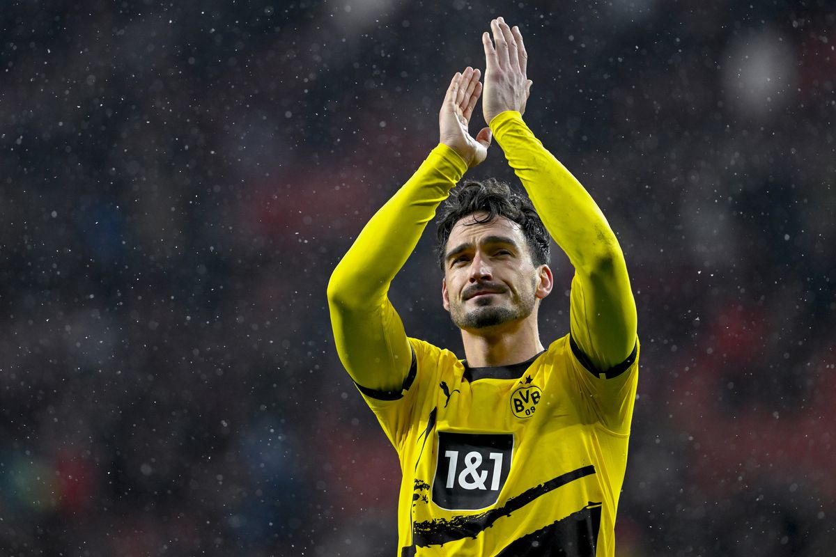 Borussia Dortmund anuncia a saída de Mats Hummels