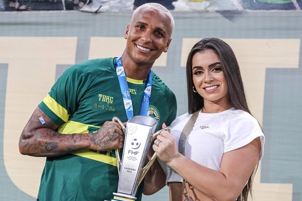 Karina Alexandre, esposa de Deyverson do Atlético-MG