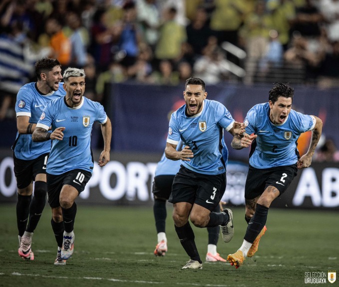 Festa dos uruguaios, classificados para as semis na Copa América