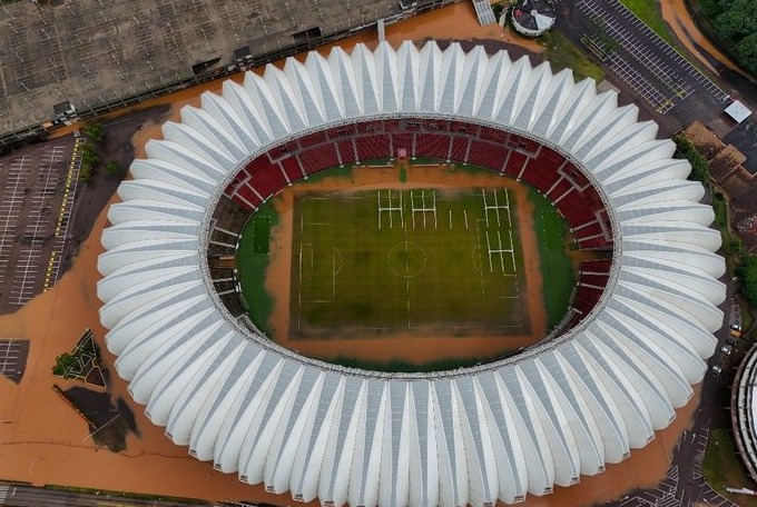 Inter sofre prejuízo milionário, mas busca se reerguer após enchentes no Rio Grande do Sul