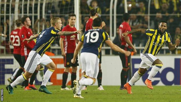 Fenerbahce x Manchester United: Mourinho reencontra os Red Devils