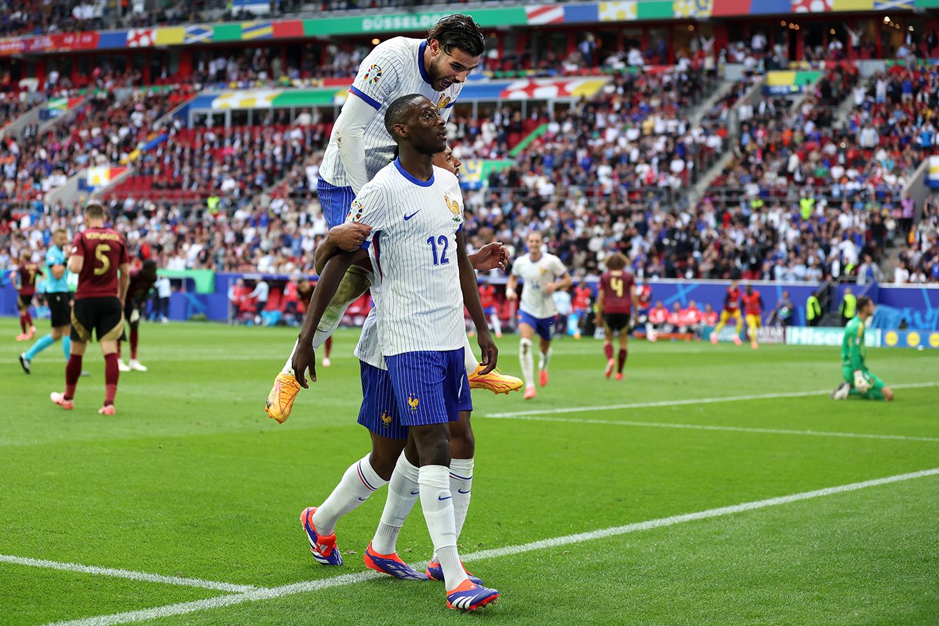 França derrota a Bélgica e avança para as quartas de final da Eurocopa