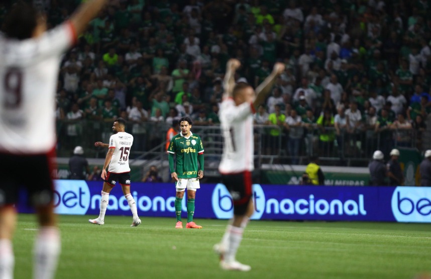 Vitória do Palmeiras, festa do Flamengo, classificado para as quartas