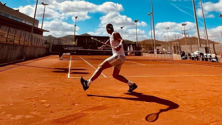 Rafael Nadal está preparando su regreso a la tierra batida