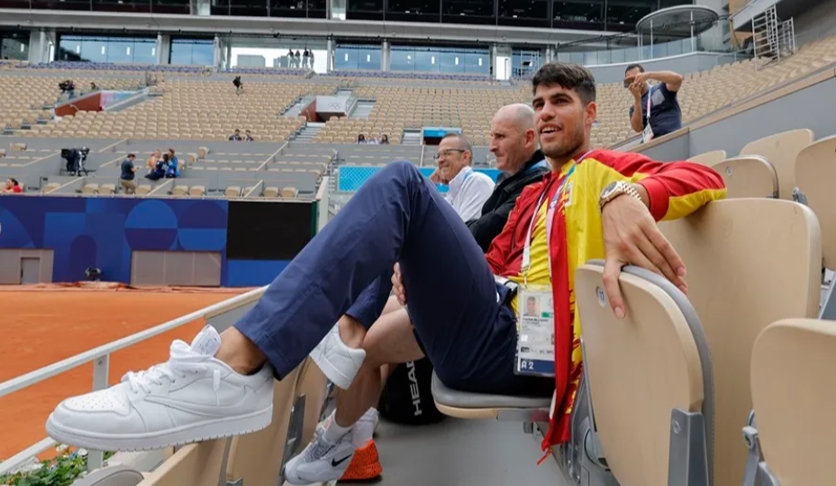 Carlos Alcaraz fue presentado en los JJ.OO París 2024 