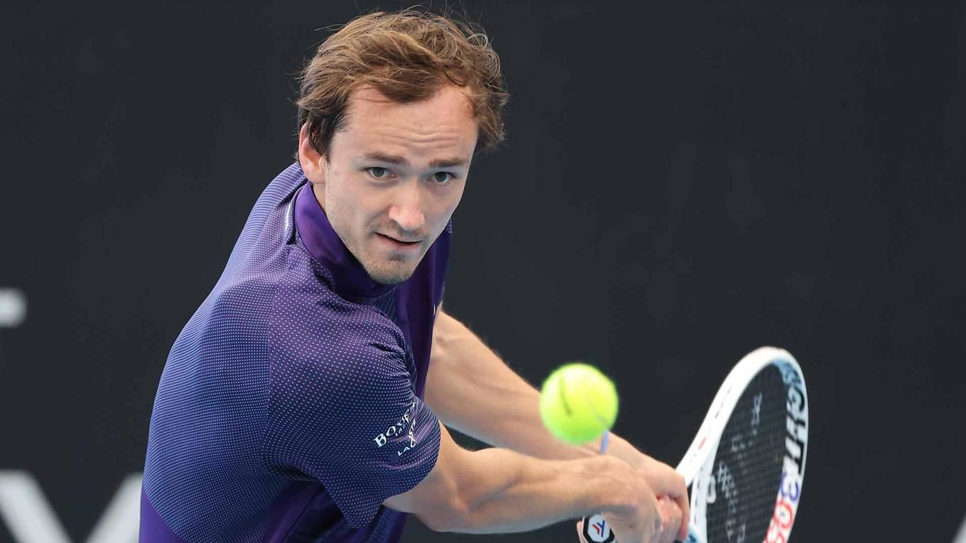 Marcos Giron vs. Daniil Medvedev. Pronóstico, Apuestas y Cuotas | 16 de enero de 2023