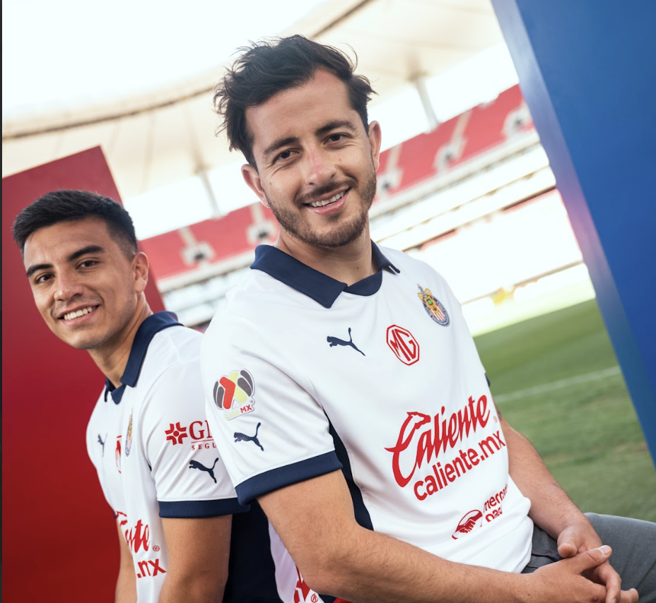 Las Chivas del Guadalajara estrenan jersey away para la temporada 24/25