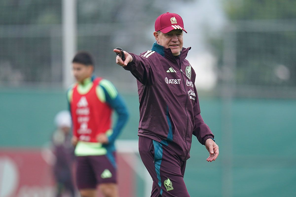 Guillermo Ochoa entre los convocados de Javier Aguirre para sus primeros partidos oficiales