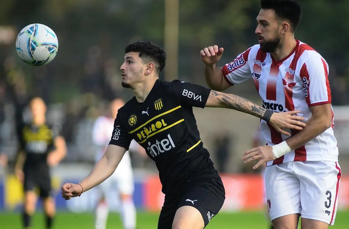 Peñarol gana y mantiene el liderato en la Tabla Anual del fútbol uruguayo