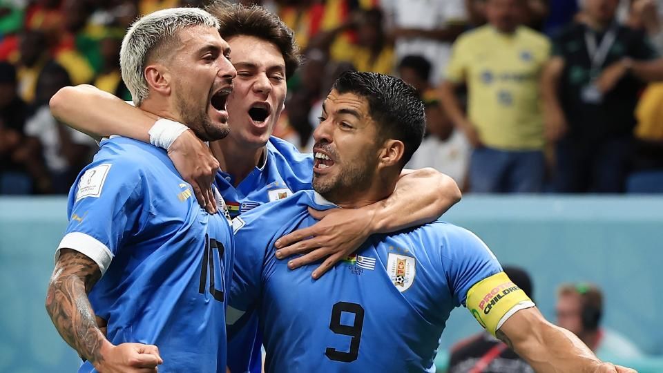 Uruguay's Giorgian De Arrascaeta scores goal vs. Ghana in 32