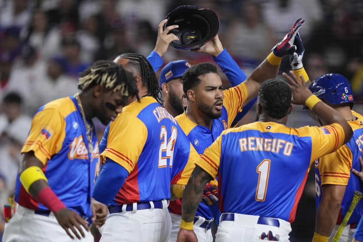 Venezuela, la encrucijada entre el béisbol y el fútbol