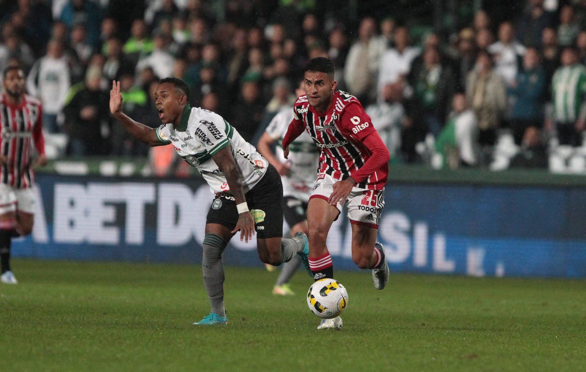 Sao Paulo vs. Coritiba. Pronostico, Apuestas y Cuotas│21 de octubre de 2022