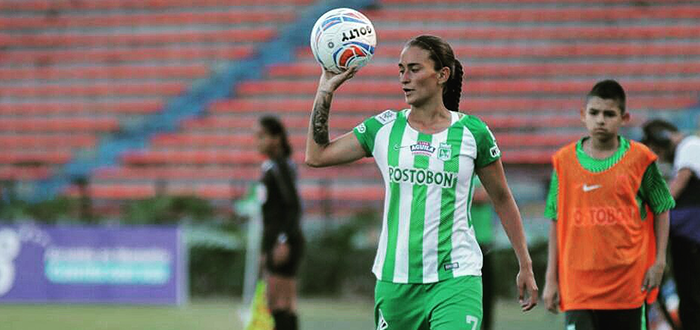 Encuentra en una sala de belleza la forma de subsistir ante la falta de una liga de fútbol profesional: Daniela Tamayo