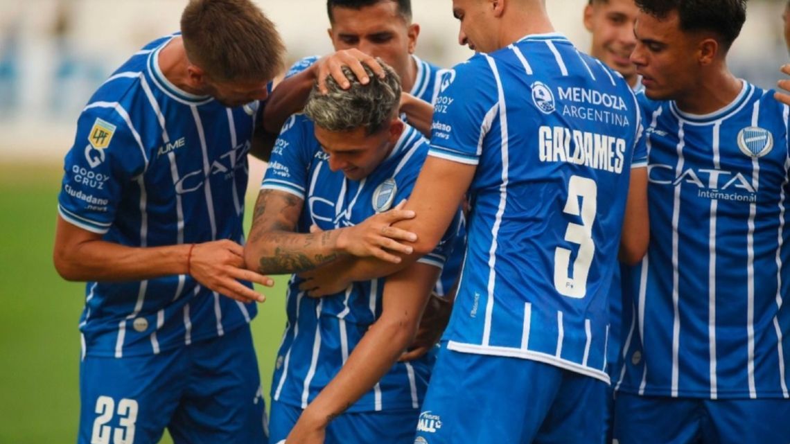 Godoy Cruz vs Velez Sarsfield Prediction, Betting Tips & Odds | 25 November, 2024