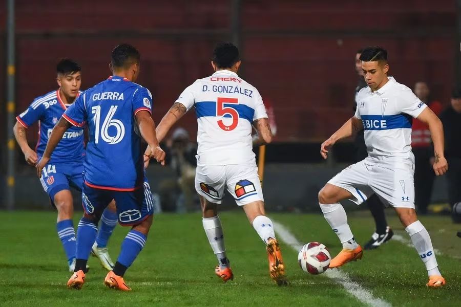 Universidad Católica vs. Universidad de Chile. Pronostico, Apuestas y Cuotas│11 de noviembre de 2023