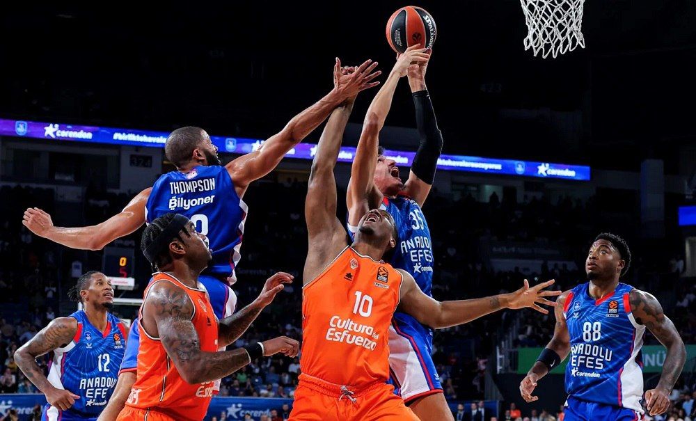 Valencia vs Anadolu Efes. Pronóstico, Apuestas y Cuotas│3 de enero de 2024