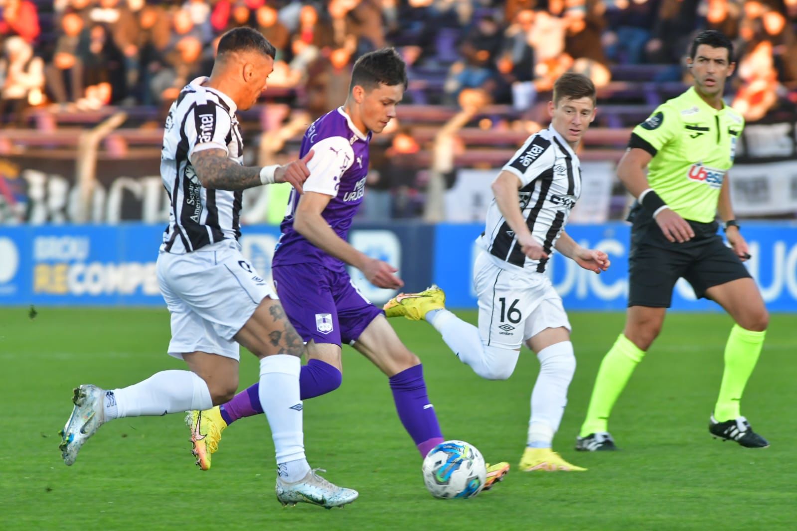 Defensor Sporting vs. Montevideo Wanderers. Pronostico, Apuestas y Cuotas│19 de junio de 2023