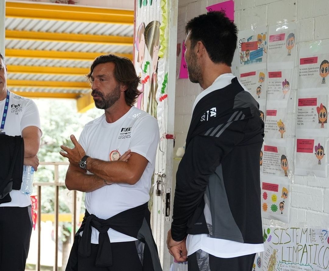 ¡Cascarita! Buffon, Pirlo, Puyol y otras leyendas del futbol visitaron escuela de Nuevo León