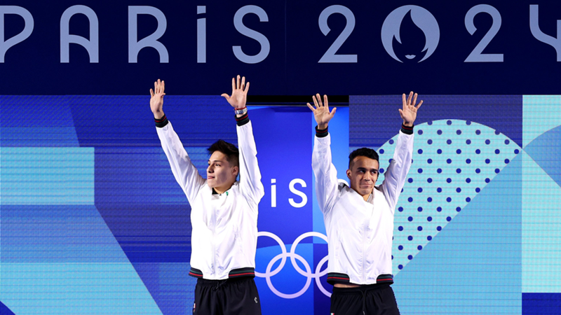 Osmar Olvera y Juan Celaya hablan tras la primera medalla olímpica de México en clavados 