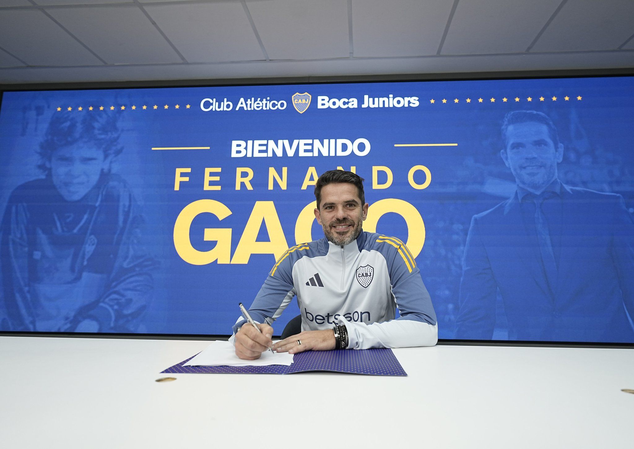 Boca Juniors presenta oficialmente a Fernando Gago como su nuevo DT