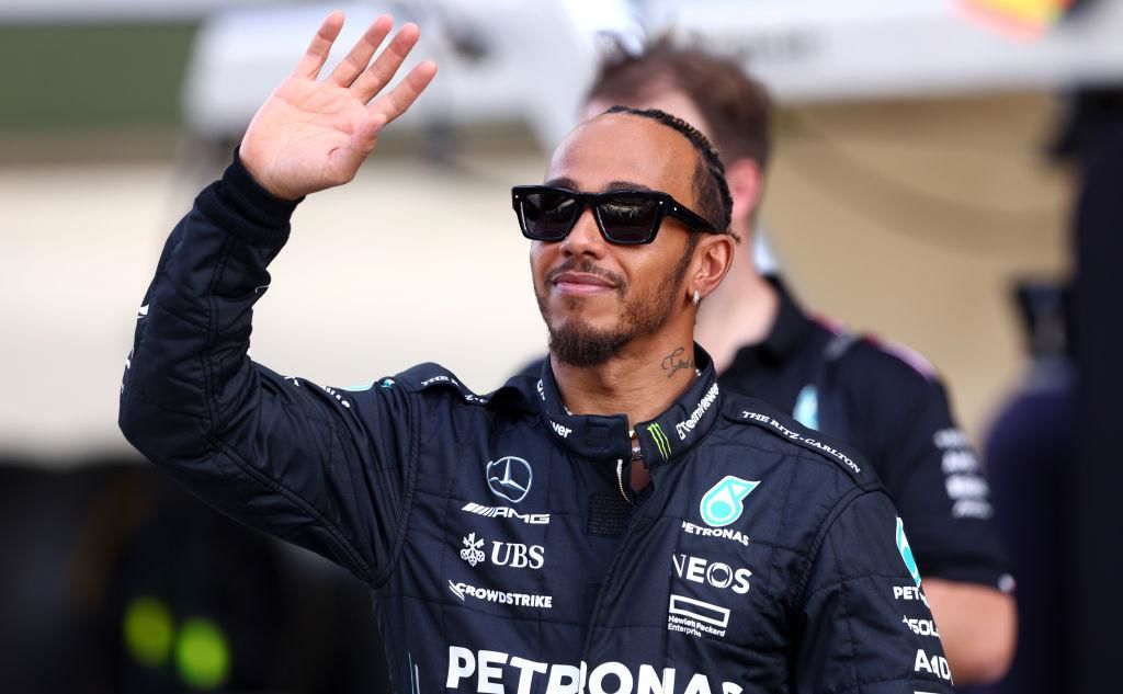 Jacques Villeneuve Believes Hamilton Could Shine at Ferrari Like Verstappen