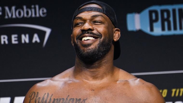 Jones Shows Off Current Shape Ahead of Fight with Miocic