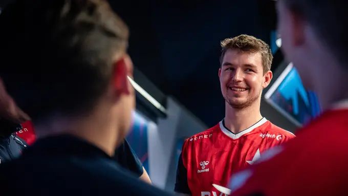 Natus Vincere vs Astralis. Pronóstico, Apuestas y Cuotas│12 de junio de 2024