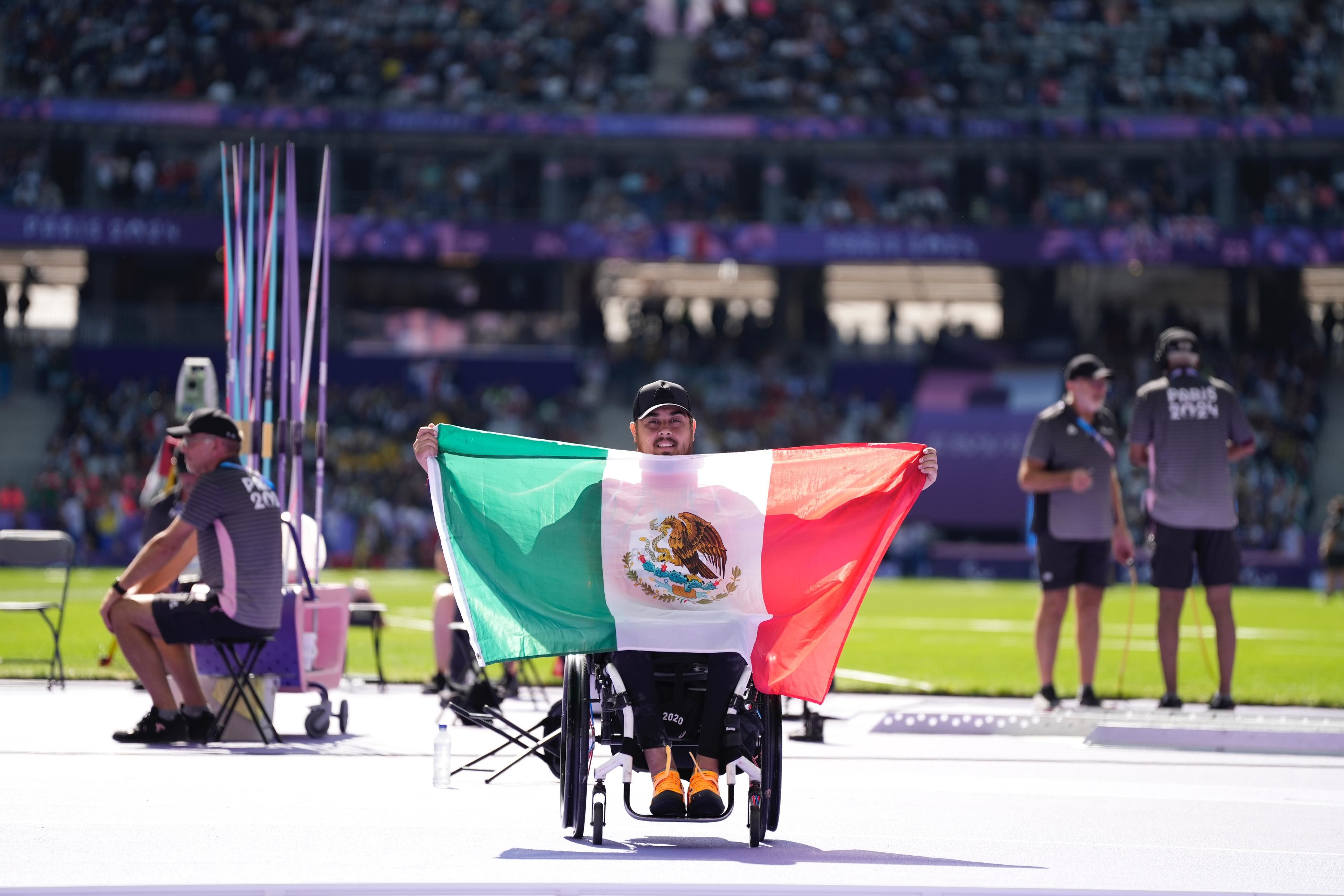 ¡Edgar Fuentes le da plata a México en Lanzamiento de Jabalina!