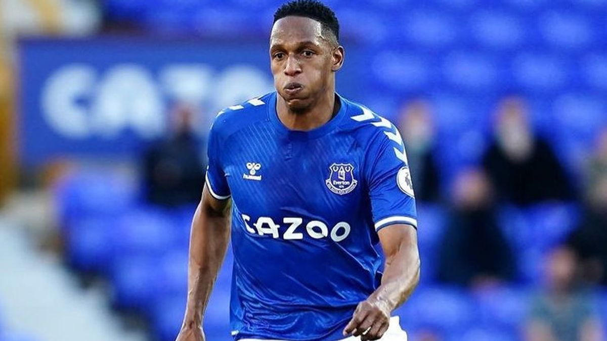 Tientan a Yerry Mina con un cupo para jugar el próximo curso la Champions League