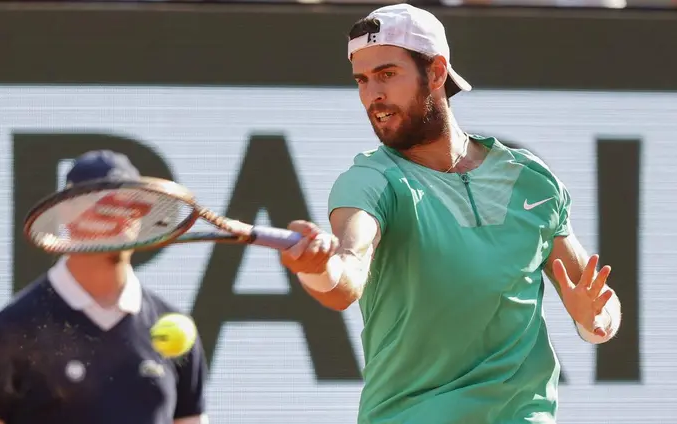 Constant Lestienne vs Karen Khachanov Pronóstico, Apuestas y Cuotas│7 de noviembre de 2023