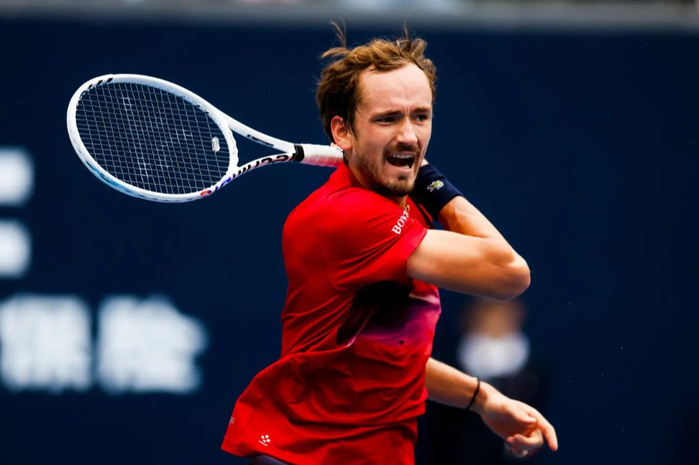 Matteo Arnaldi vs Daniil Medvedev Prediction, Betting Tips & Odds │6 OCTOBER, 2024