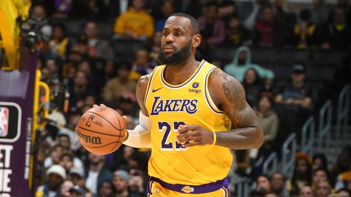 LeBron Ready To Take A Pay Cut To Get Lakers To Sign Another Star Player