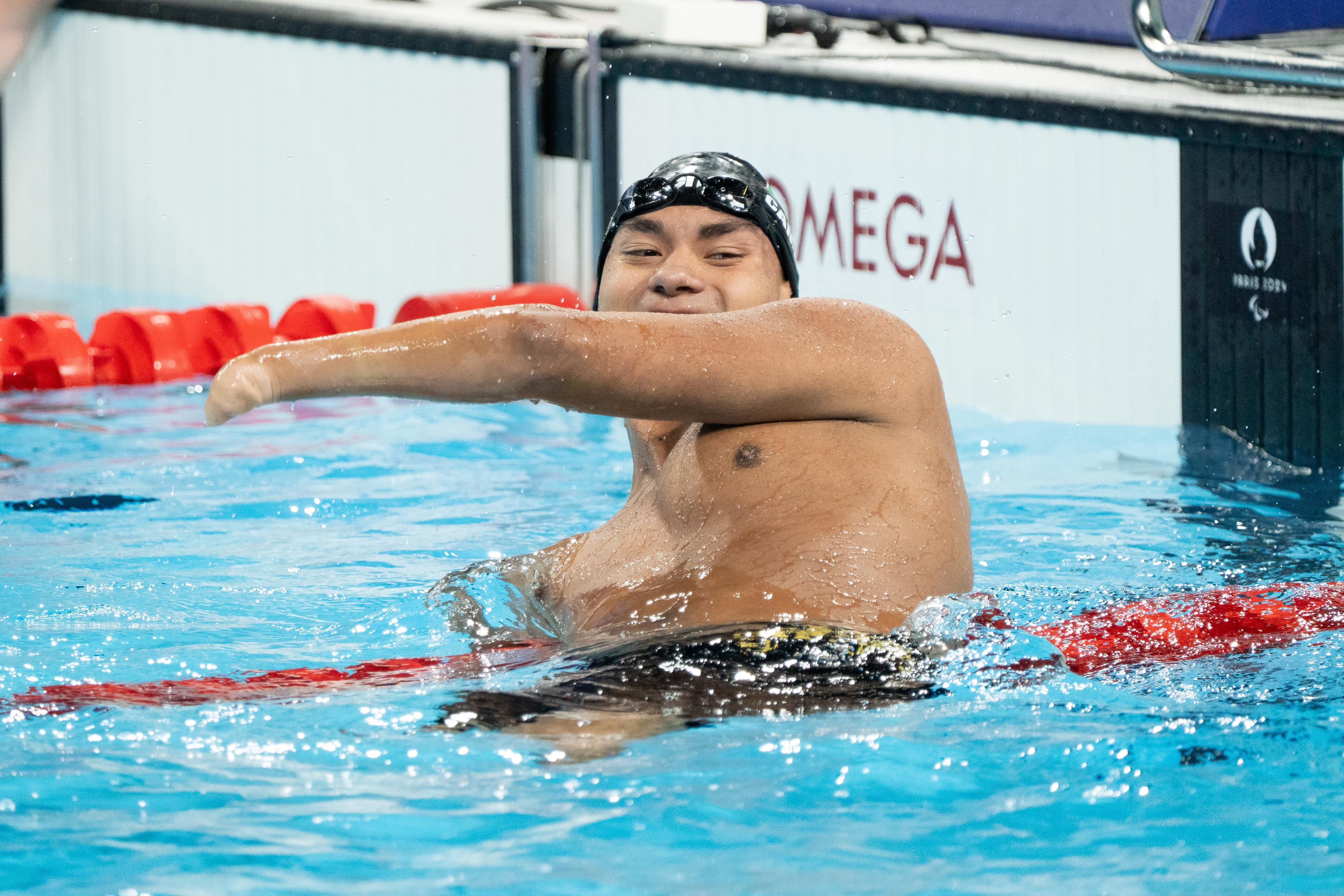 ¡Ángel Camacho gana plata en 50m dorso S4!